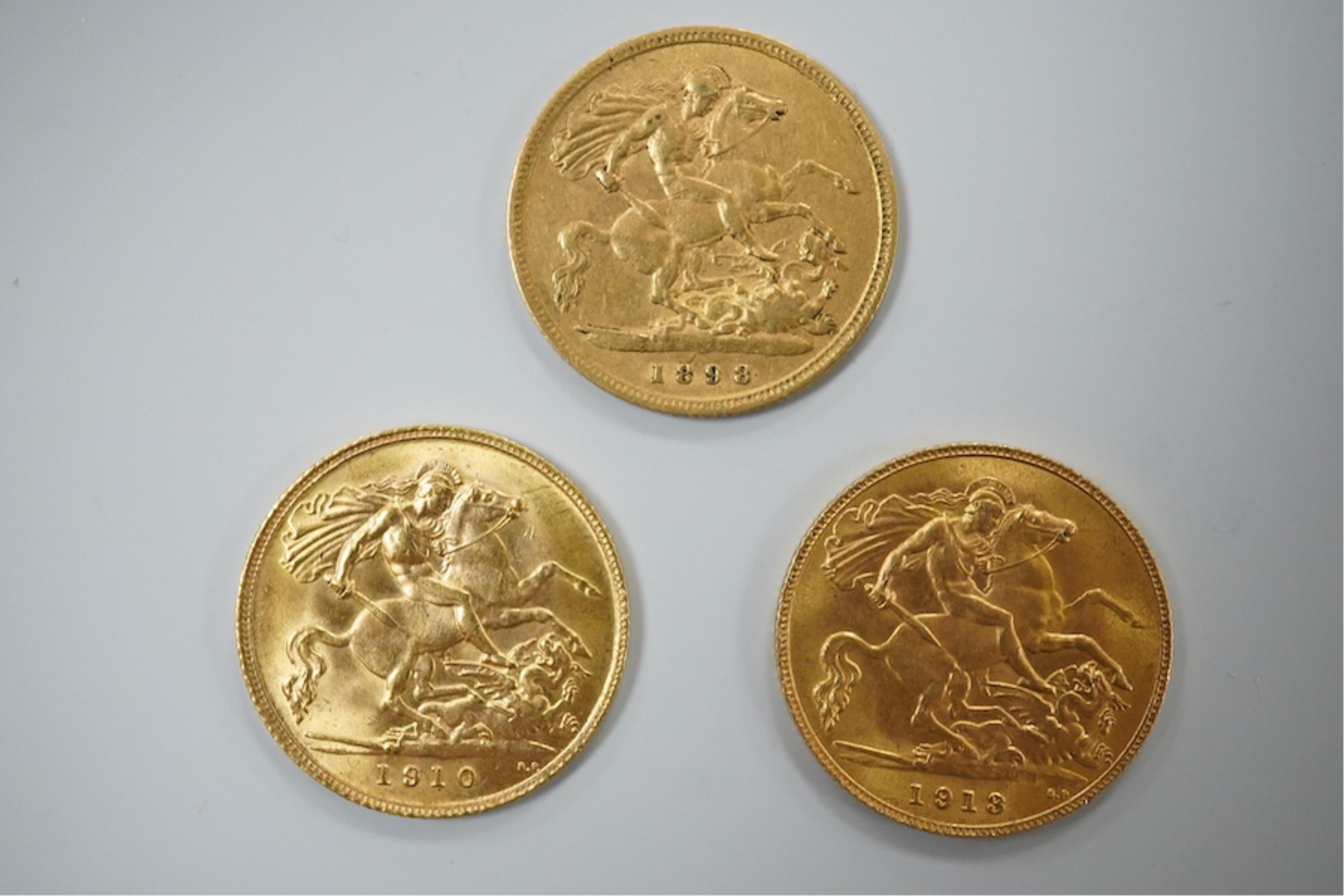 British gold coins, three gold half sovereigns;, Victoria, 1898, fine, Edward VII, 1910, EF, George V, 1918, EF